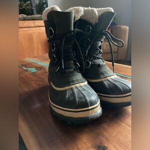 Sorel winter boots. Size 7.5. Warm and waterproof.